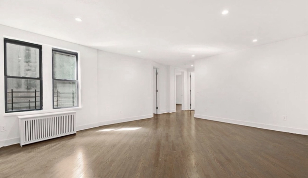 226 East 70th Street - Photo 2