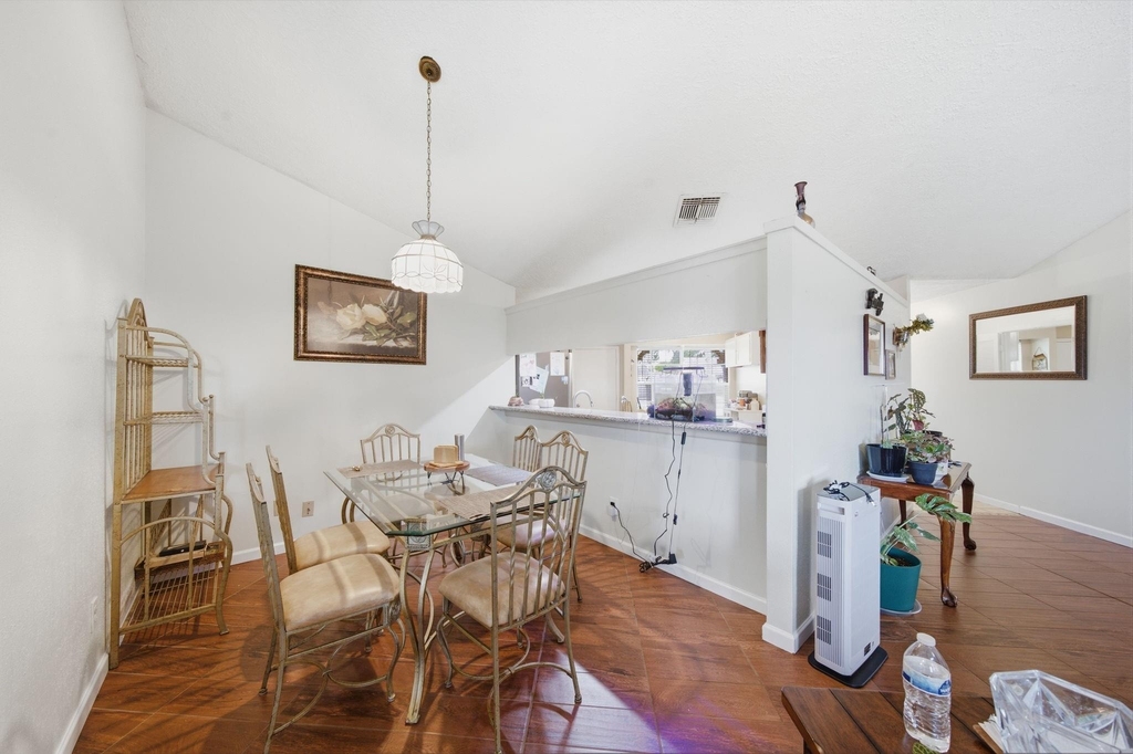 411 Forest Hills Drive - Photo 6