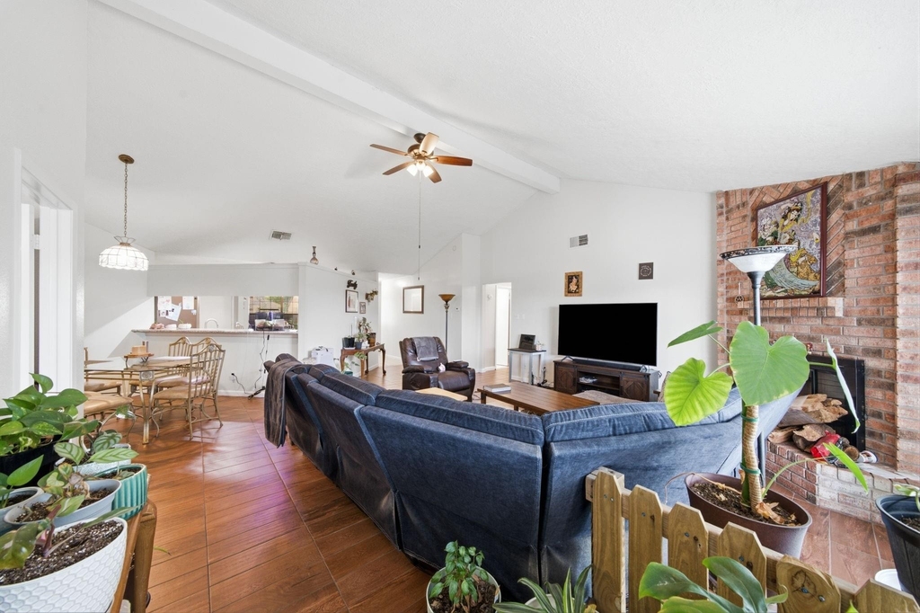 411 Forest Hills Drive - Photo 4