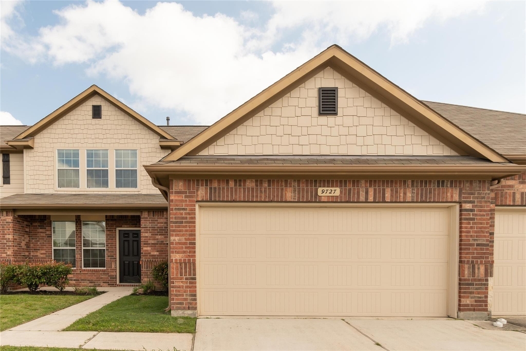 9727 Elia Court - Photo 0