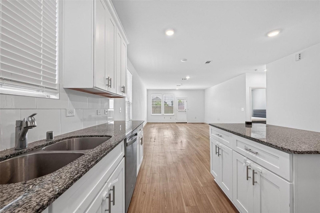 8111 Star Terrace Drive - Photo 10