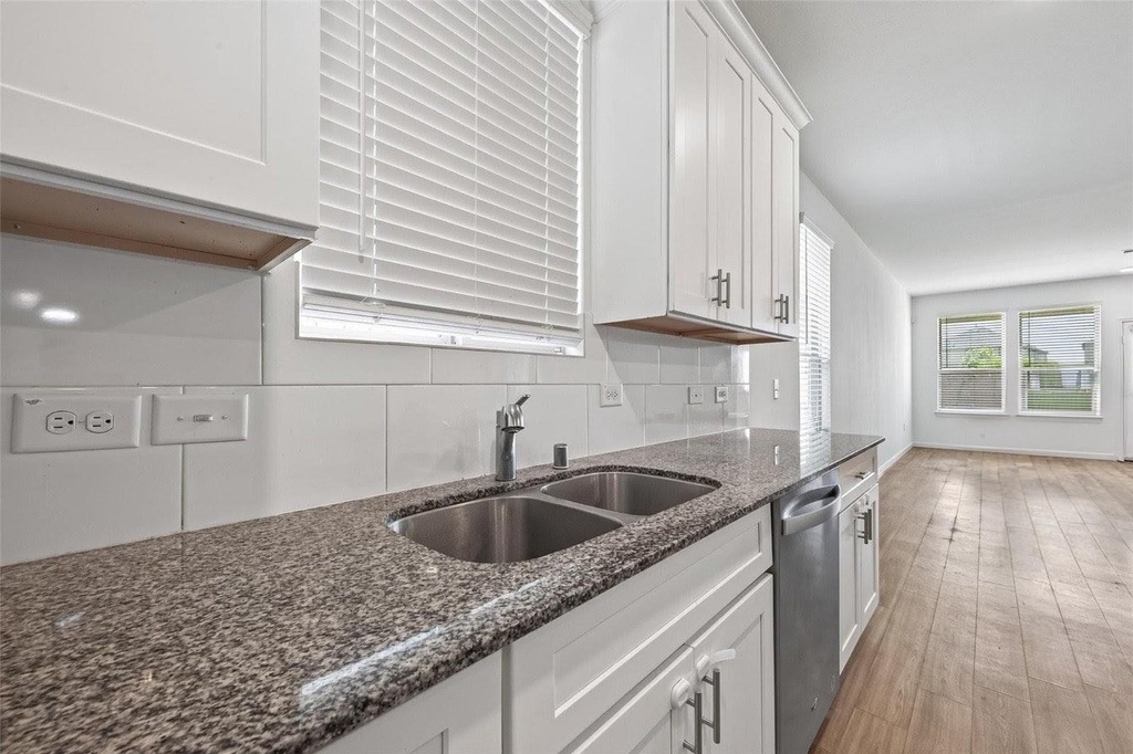 8111 Star Terrace Drive - Photo 11