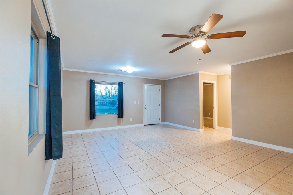 5617 Schutz Street - Photo 7