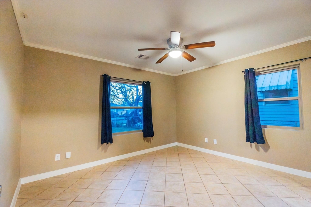 5617 Schutz Street - Photo 12