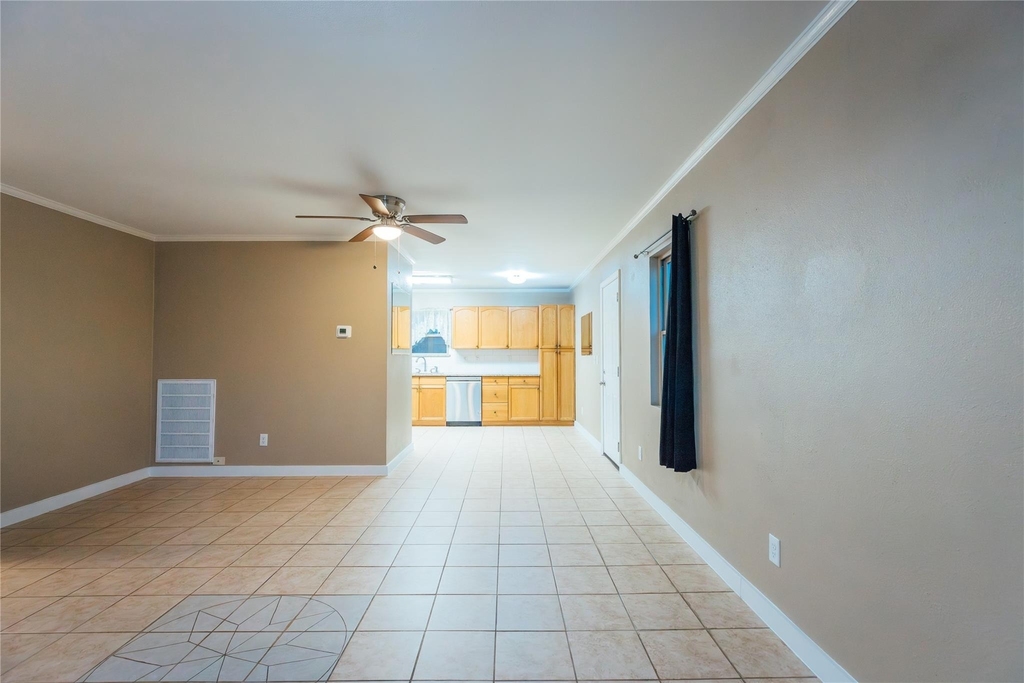 5617 Schutz Street - Photo 6