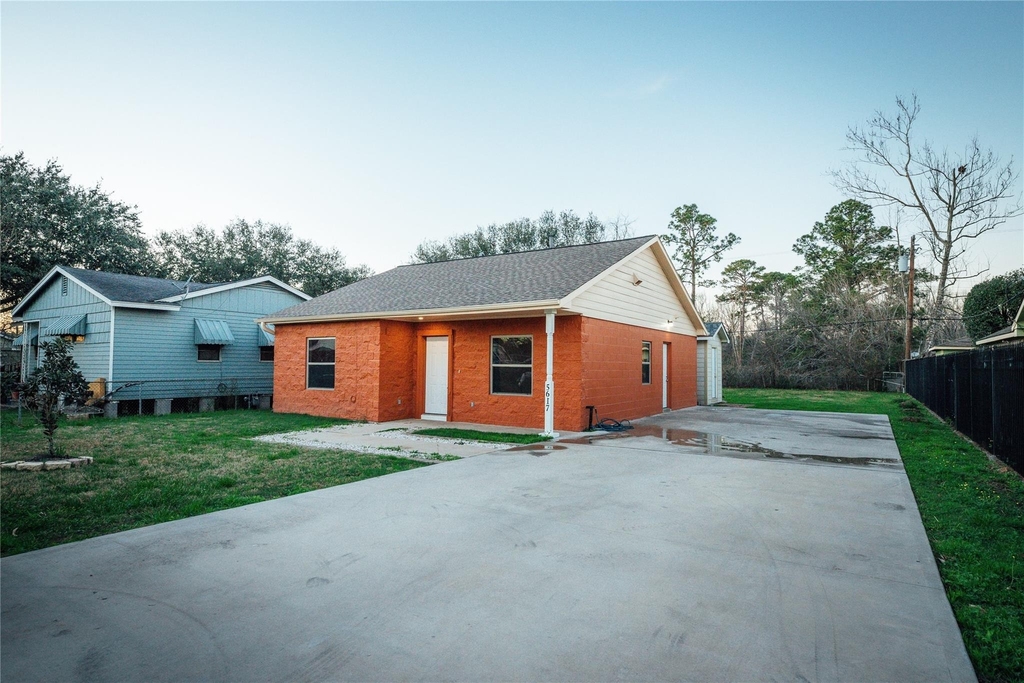 5617 Schutz Street - Photo 0