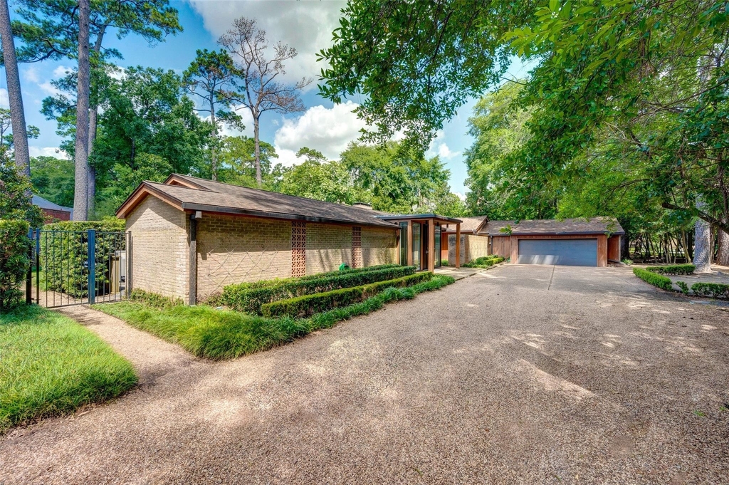 15 Saddlebrook Lane - Photo 1