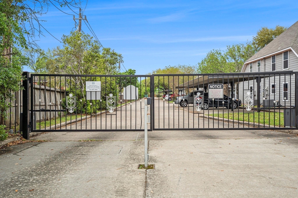 211 Hunt Road - Photo 1