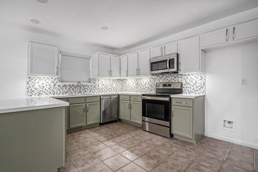 211 Hunt Road - Photo 7