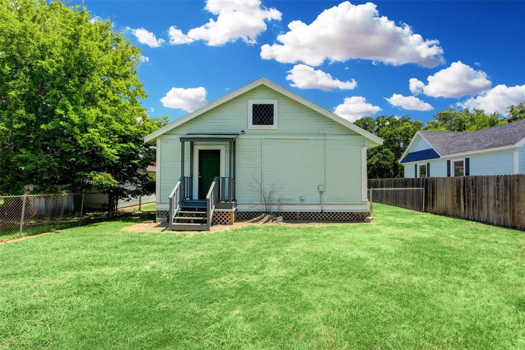523 E Mulberry Street - Photo 12