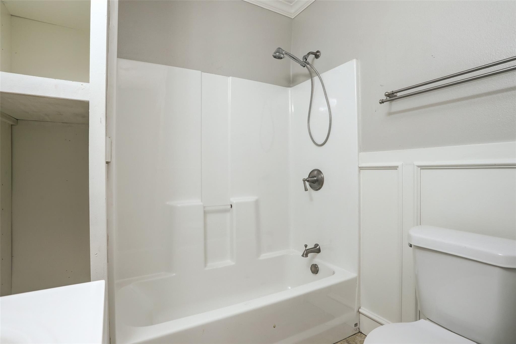 523 E Mulberry Street - Photo 8