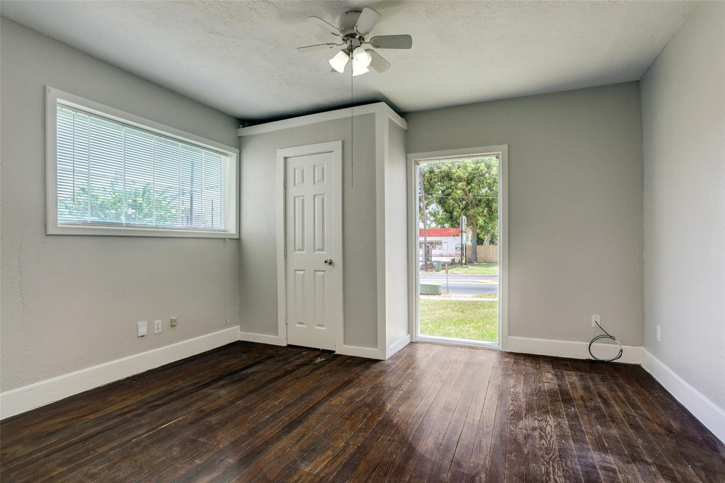 523 E Mulberry Street - Photo 7