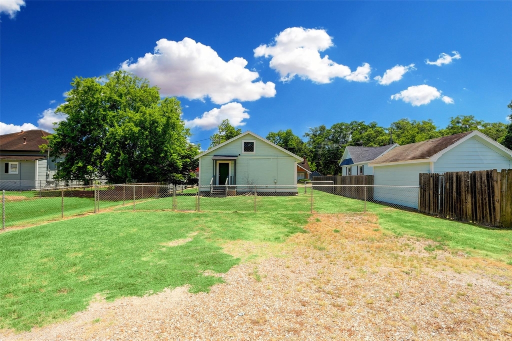 523 E Mulberry Street - Photo 13