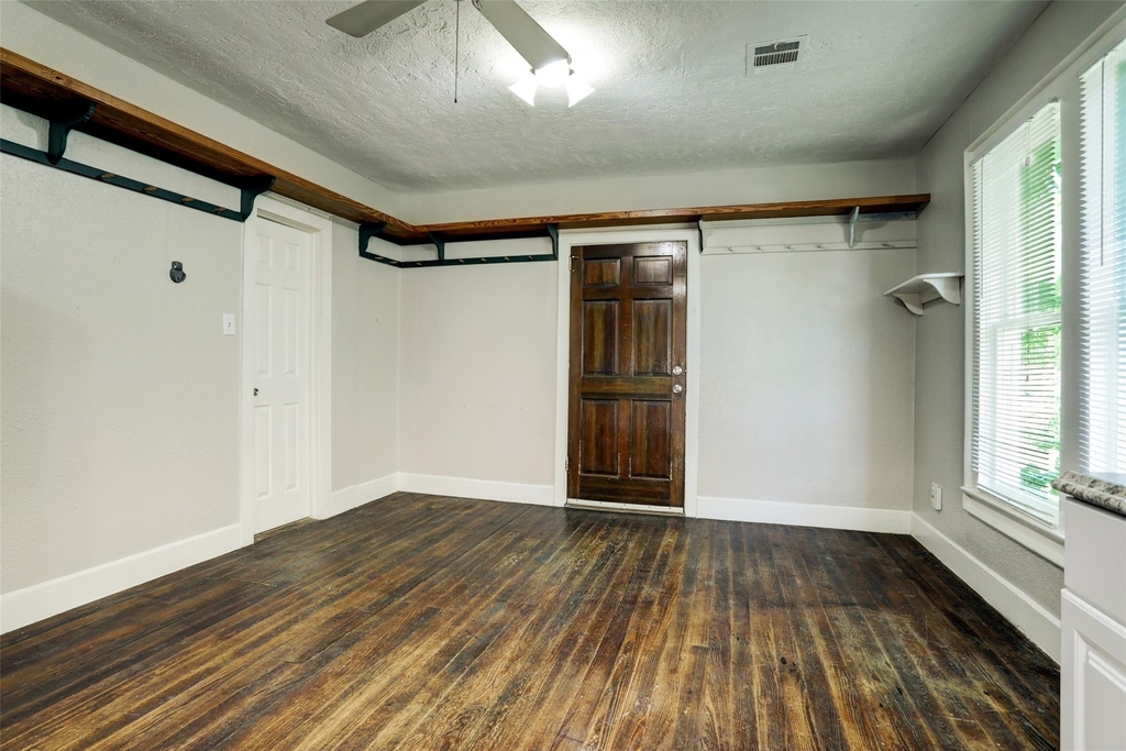 523 E Mulberry Street - Photo 5