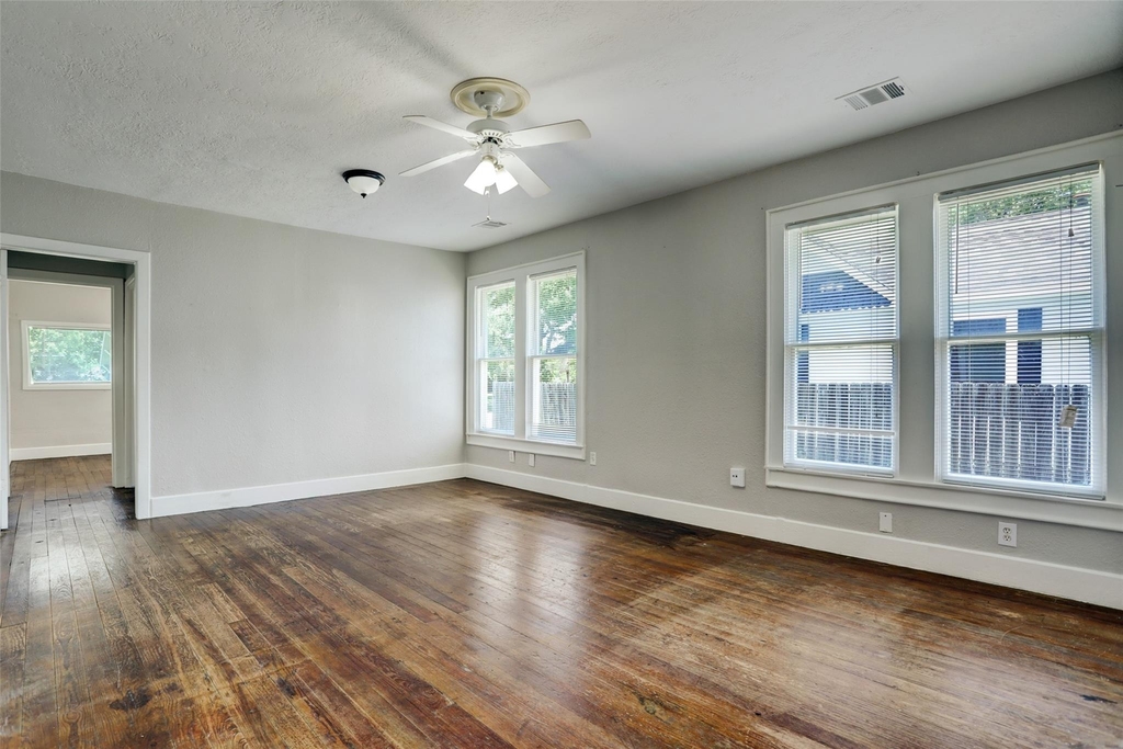 523 E Mulberry Street - Photo 10