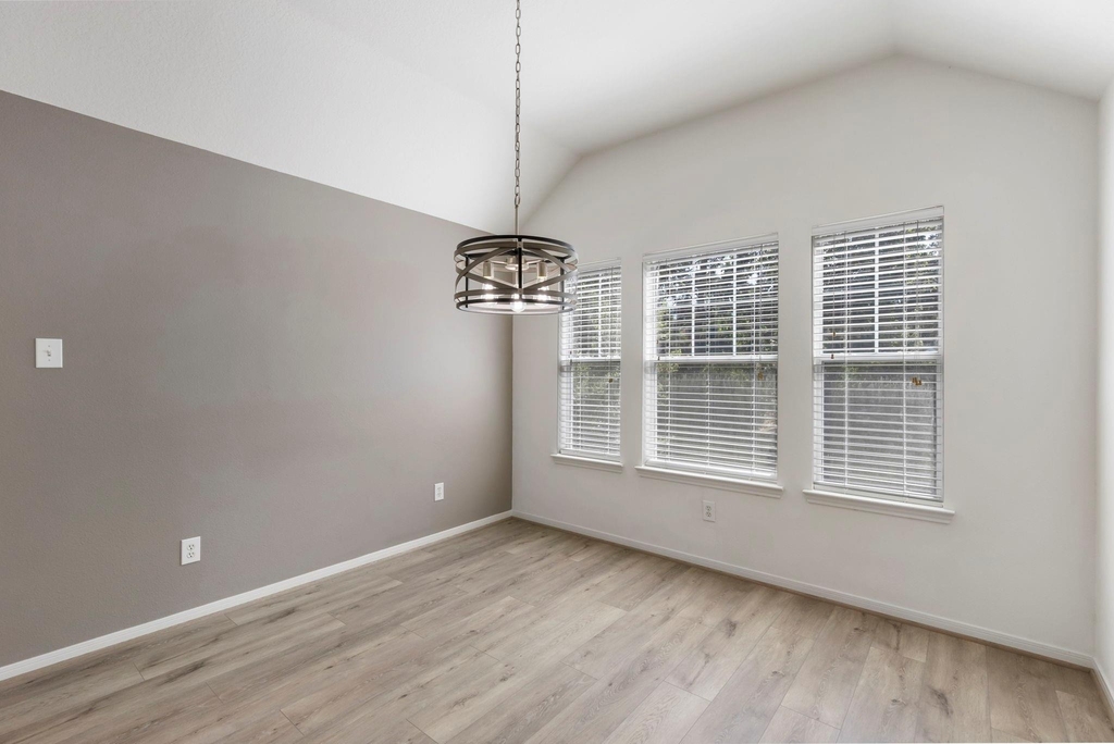 67 Woodlily Place - Photo 2