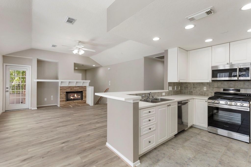 67 Woodlily Place - Photo 3