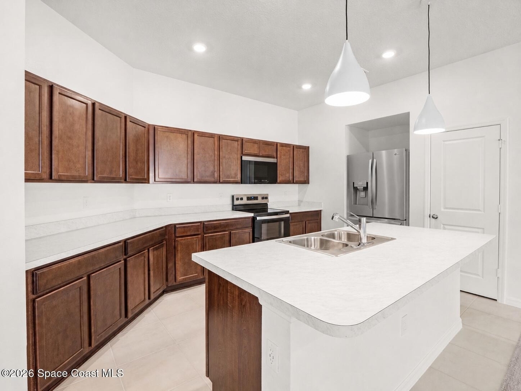 2192 Vinifera Drive - Photo 4