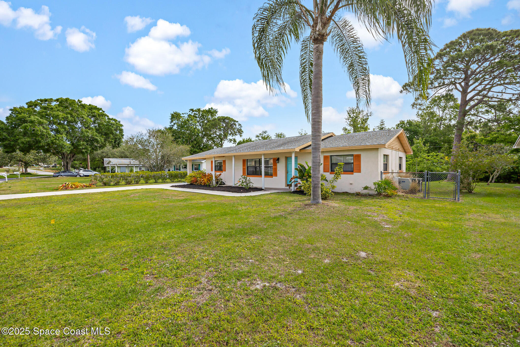 623 Hillcrest Avenue - Photo 1