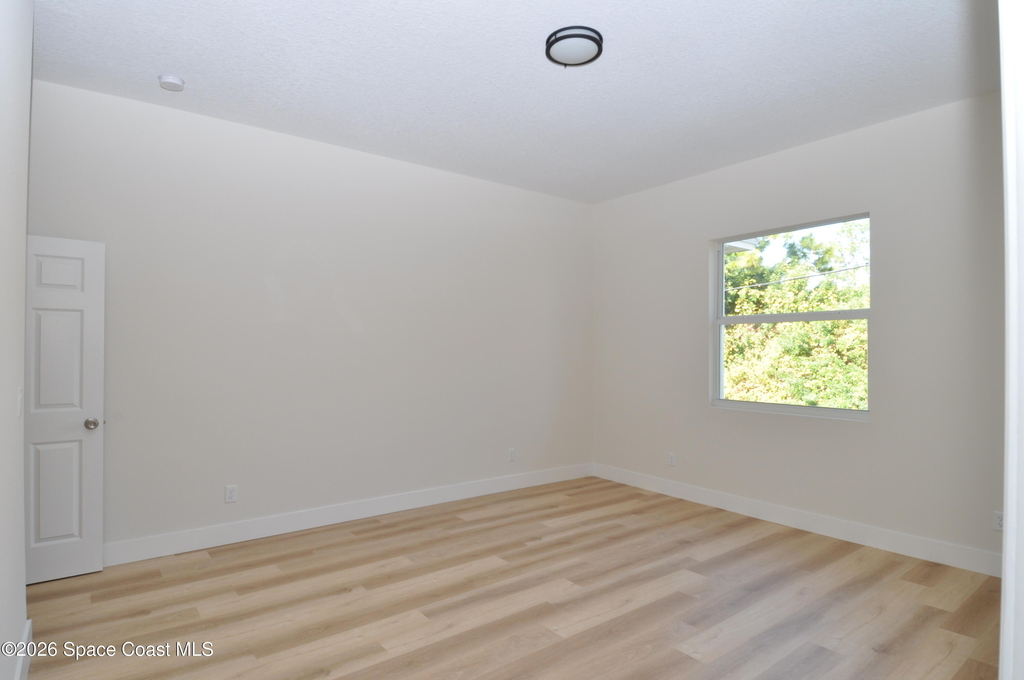 1043 Walden Boulevard Se - Photo 16