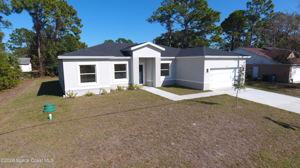 1043 Walden Boulevard Se - Photo 2