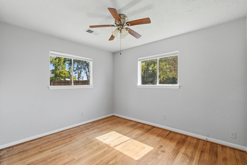 303 Brown Drive - Photo 10