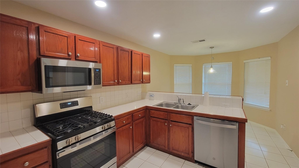 3335 Lakeland Gardens Drive - Photo 9
