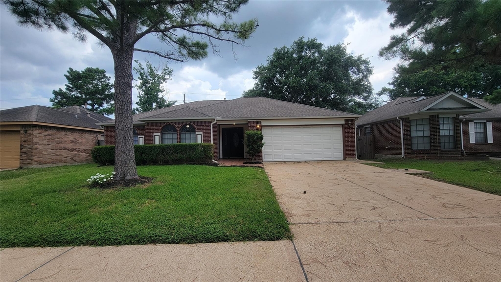 3335 Lakeland Gardens Drive - Photo 1