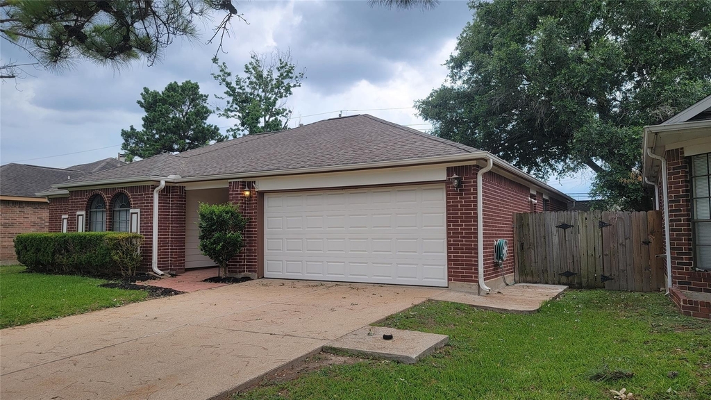 3335 Lakeland Gardens Drive - Photo 2