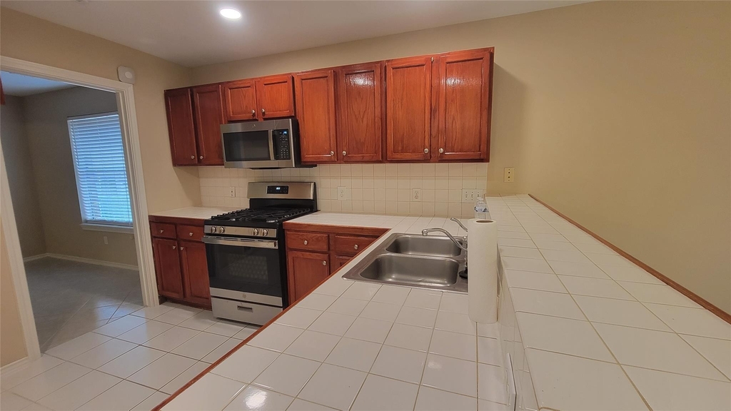 3335 Lakeland Gardens Drive - Photo 11