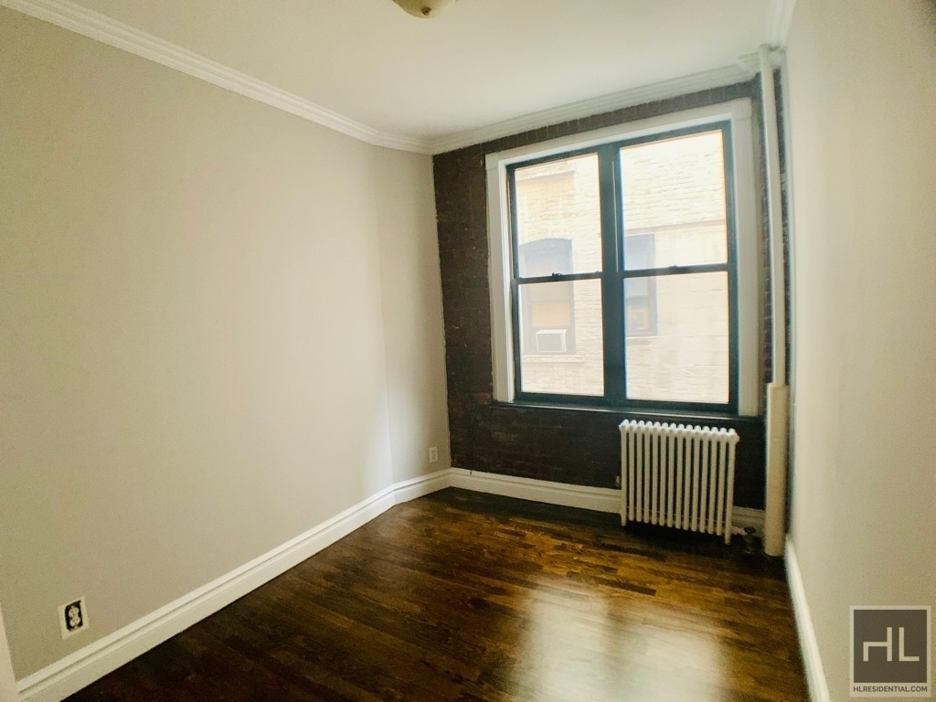E 13th St. - Photo 3