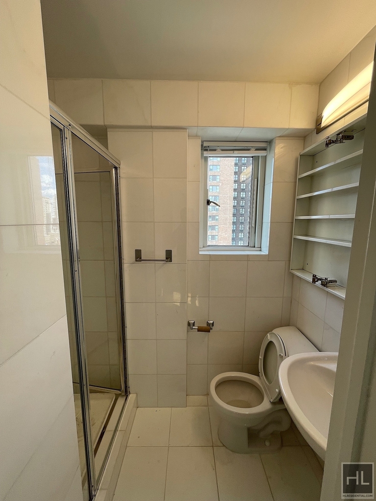 East 71st Street - Photo 4