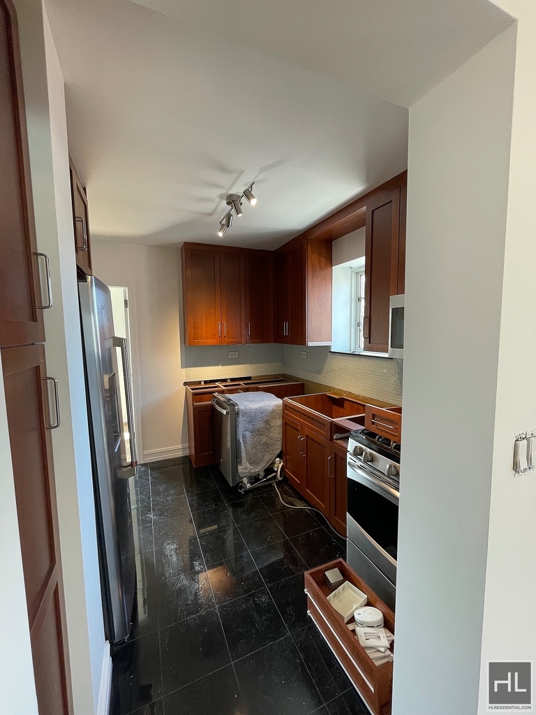East 71st Street - Photo 2