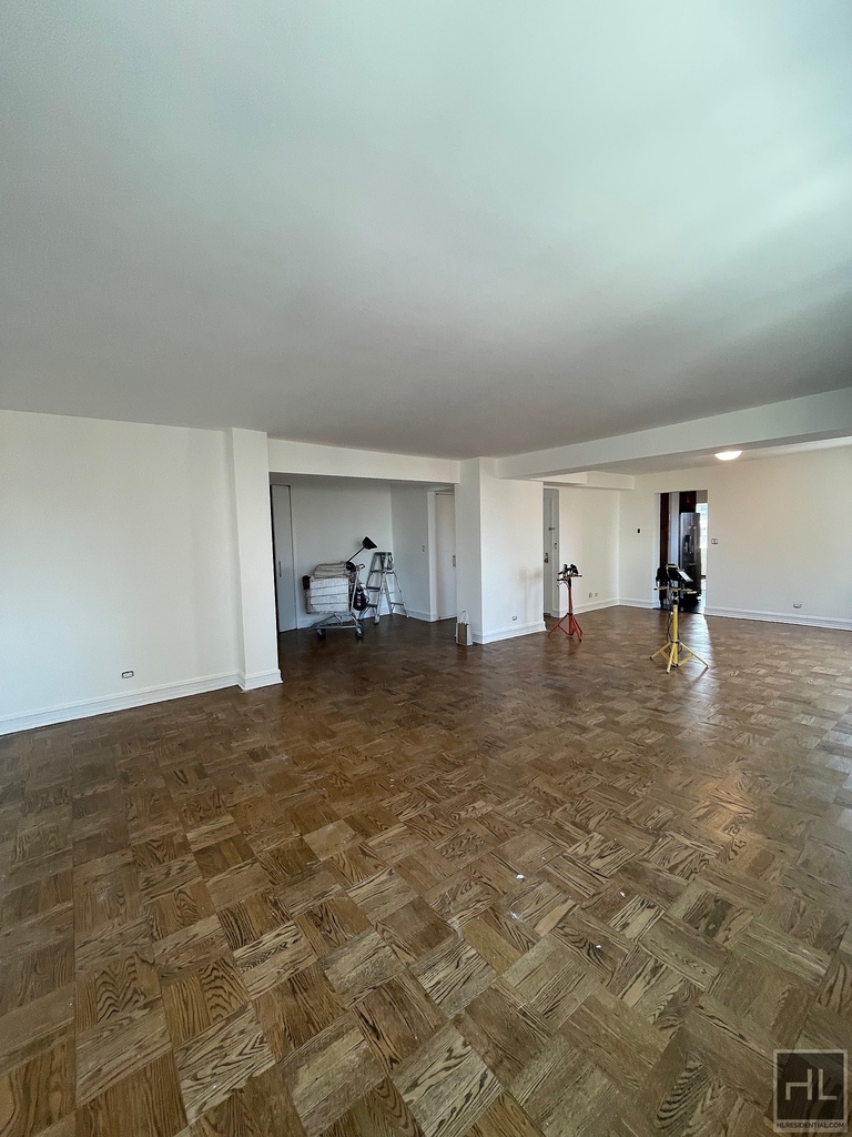 East 71st Street - Photo 3