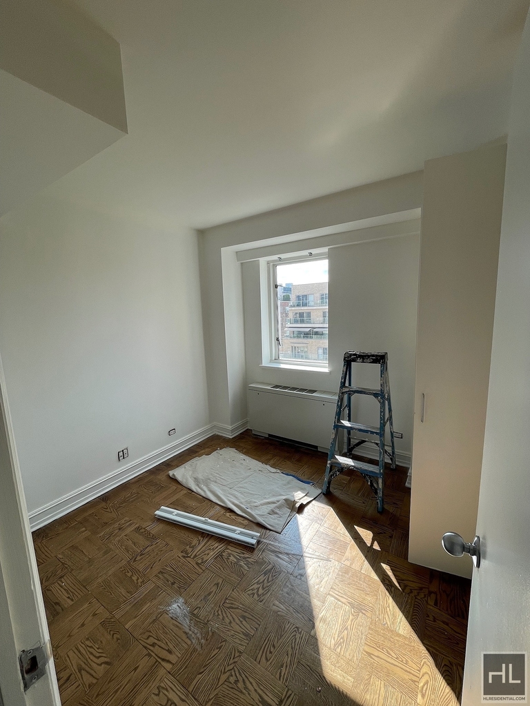 East 71st Street - Photo 13