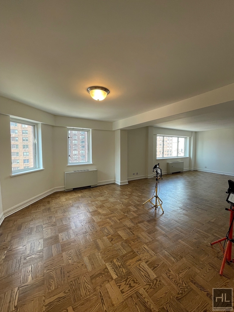 East 71st Street - Photo 0
