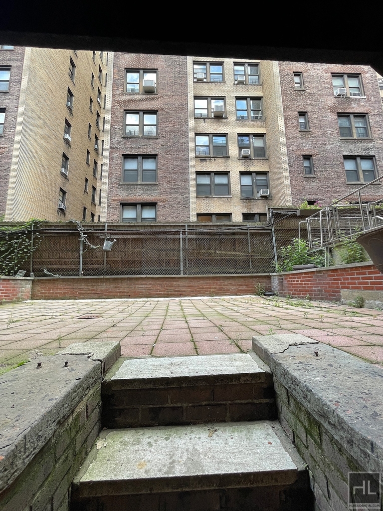 East 84 Street - Photo 11