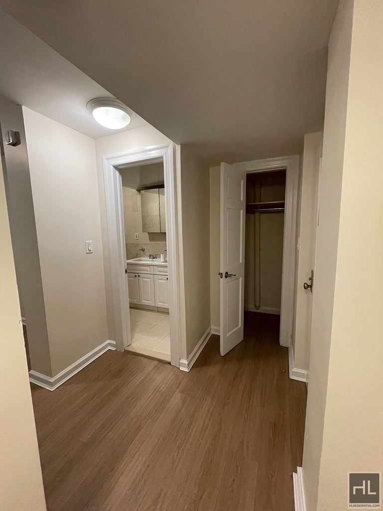 East 84 Street - Photo 9