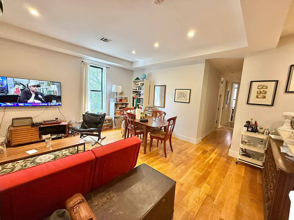 951 Prospect Place - Photo 4