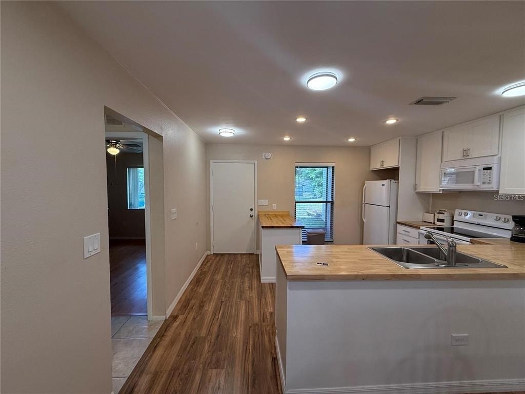 2130 Bancroft Place - Photo 3