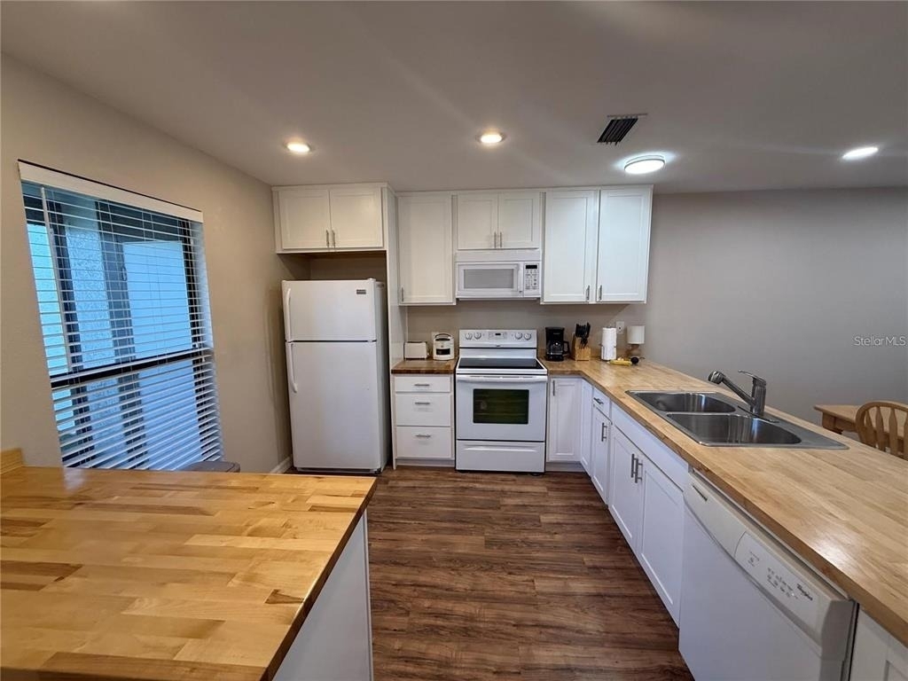 2130 Bancroft Place - Photo 5