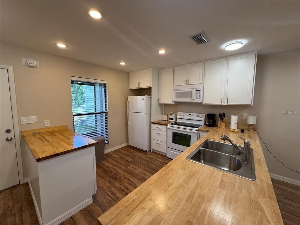 2130 Bancroft Place - Photo 6