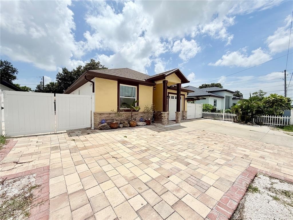 5160 70th Avenue N - Photo 2