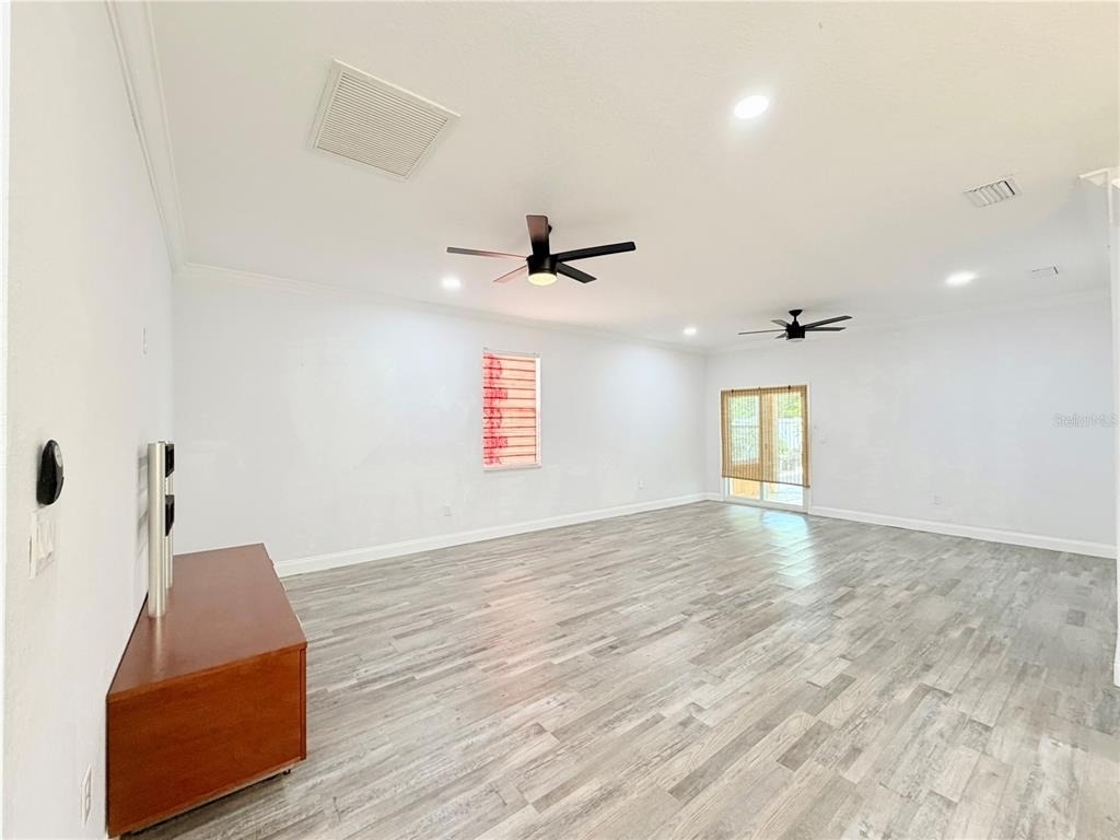 5160 70th Avenue N - Photo 6