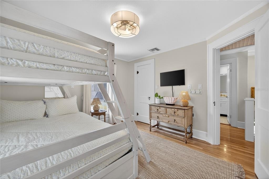 221 13th Avenue Ne - Photo 27