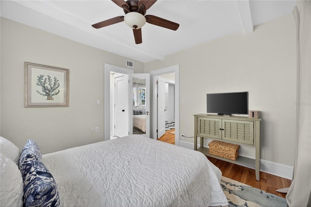 221 13th Avenue Ne - Photo 19