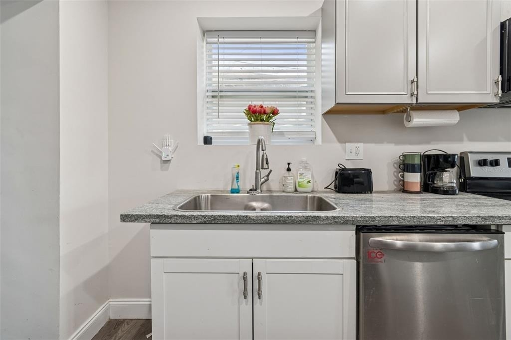 1006 E 26th Avenue - Photo 9