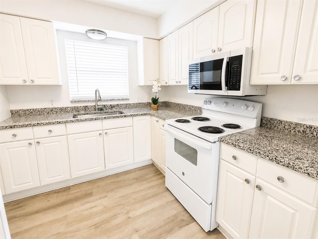 3100 36th Street N - Photo 4