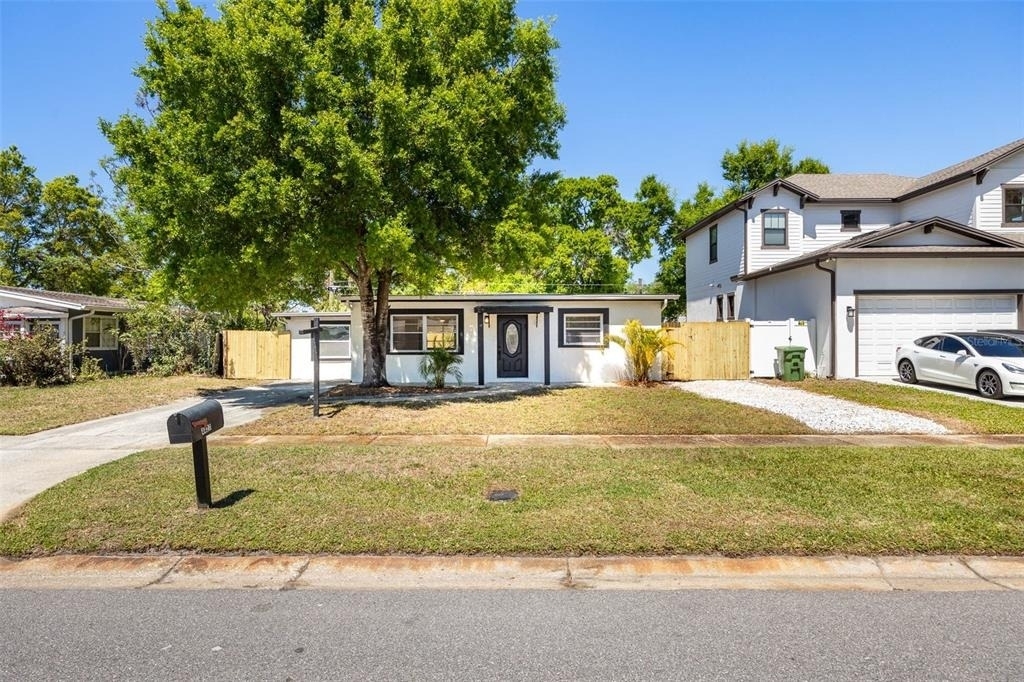 4427 W Oklahoma Avenue - Photo 1