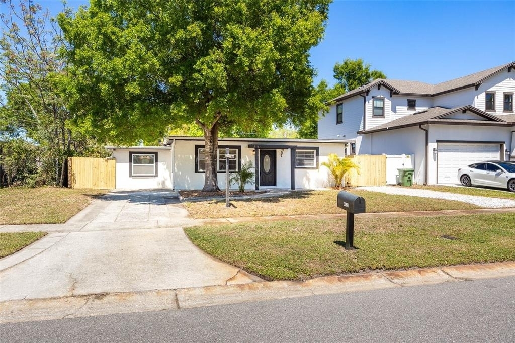 4427 W Oklahoma Avenue - Photo 2